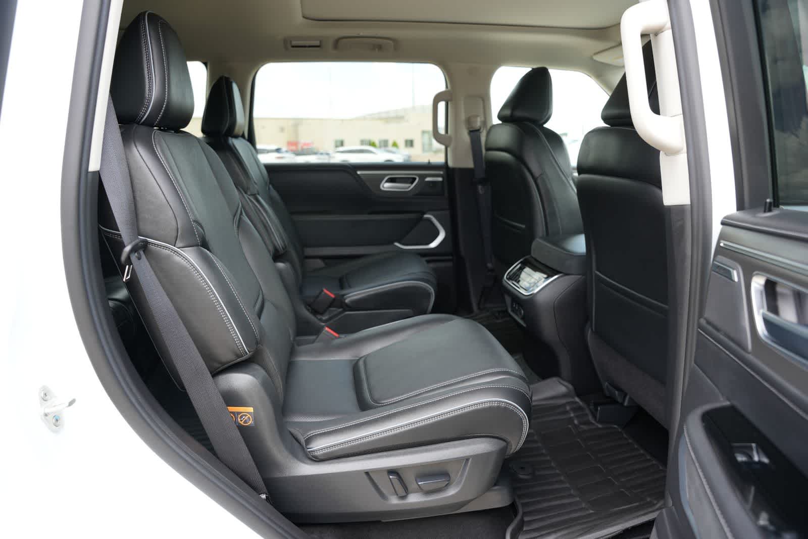 2027 INFINITI QX80 LUXE