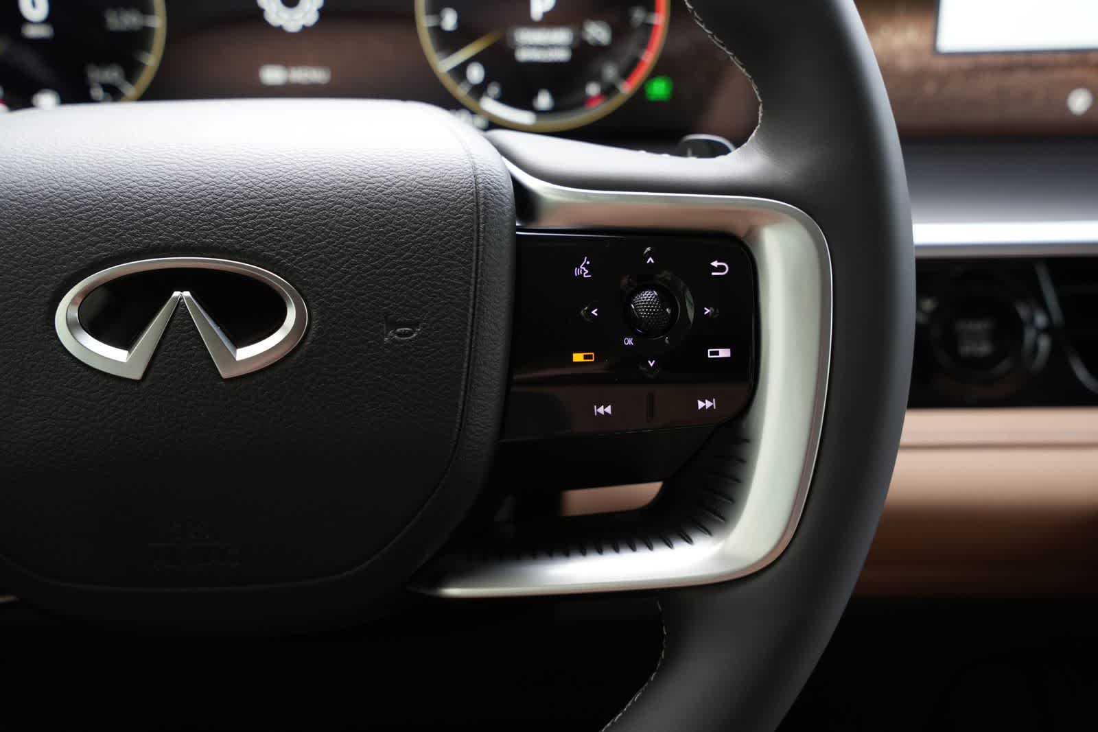 2026 INFINITI QX80 LUXE