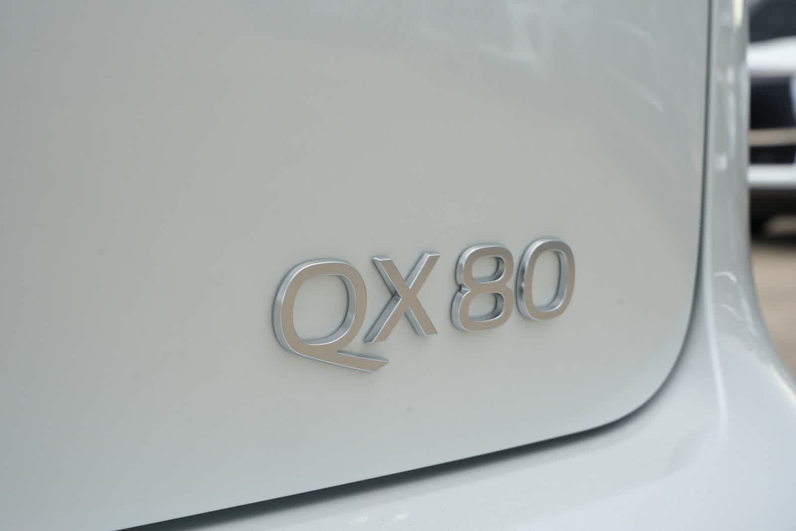 2027 INFINITI QX80 LUXE