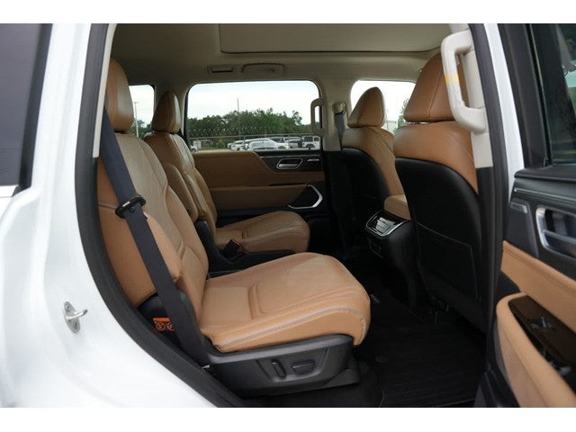 2027 INFINITI QX80 LUXE