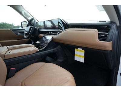 2027 INFINITI QX80 LUXE