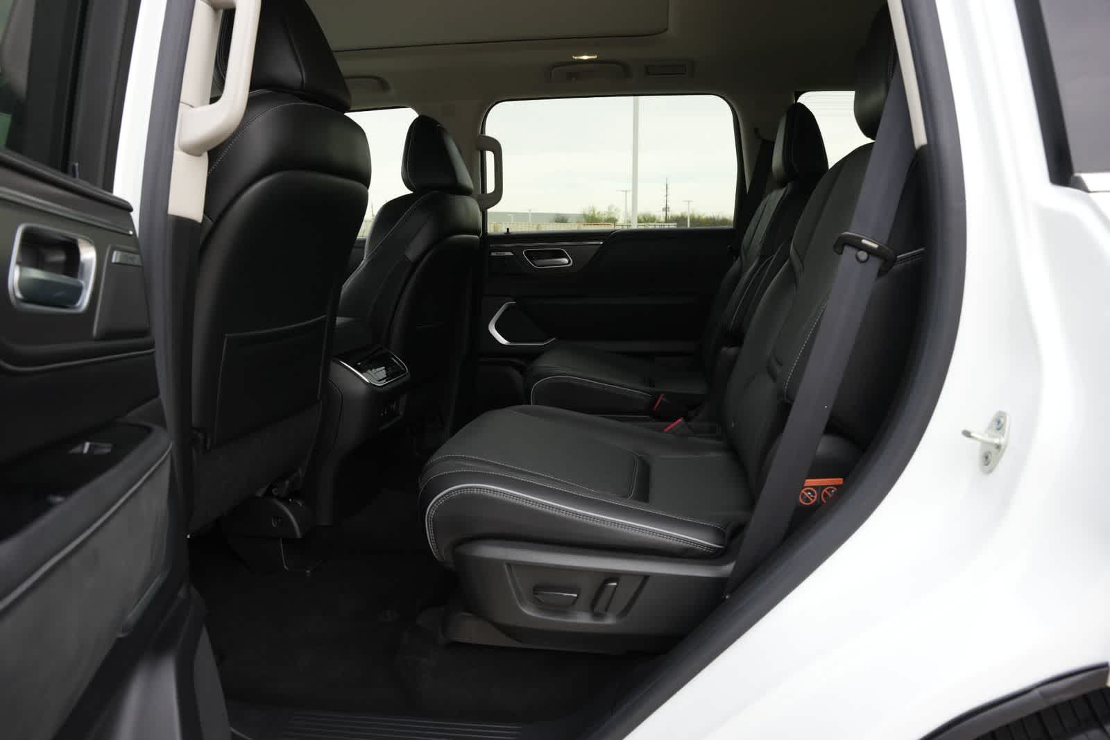 2025 INFINITI QX80 LUXE