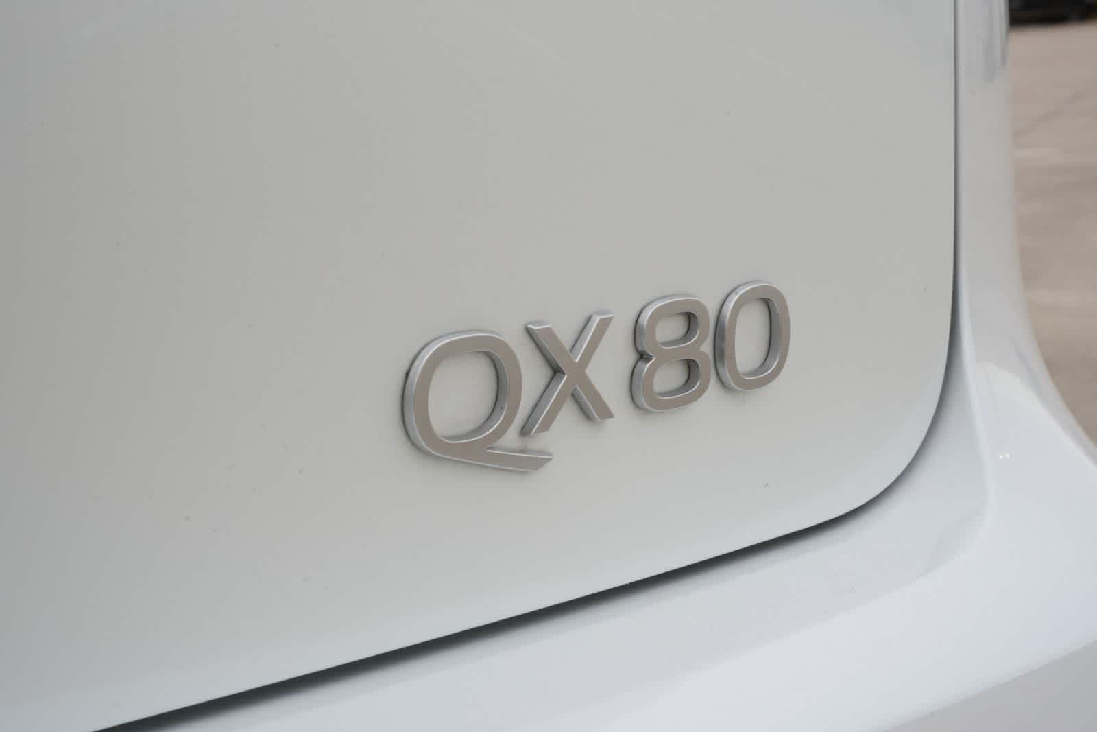 2025 INFINITI QX80 LUXE
