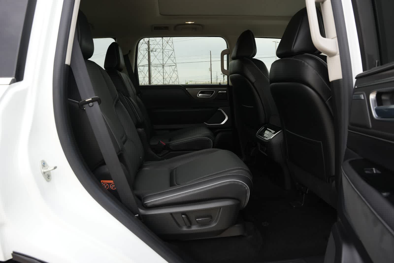 2025 INFINITI QX80 LUXE