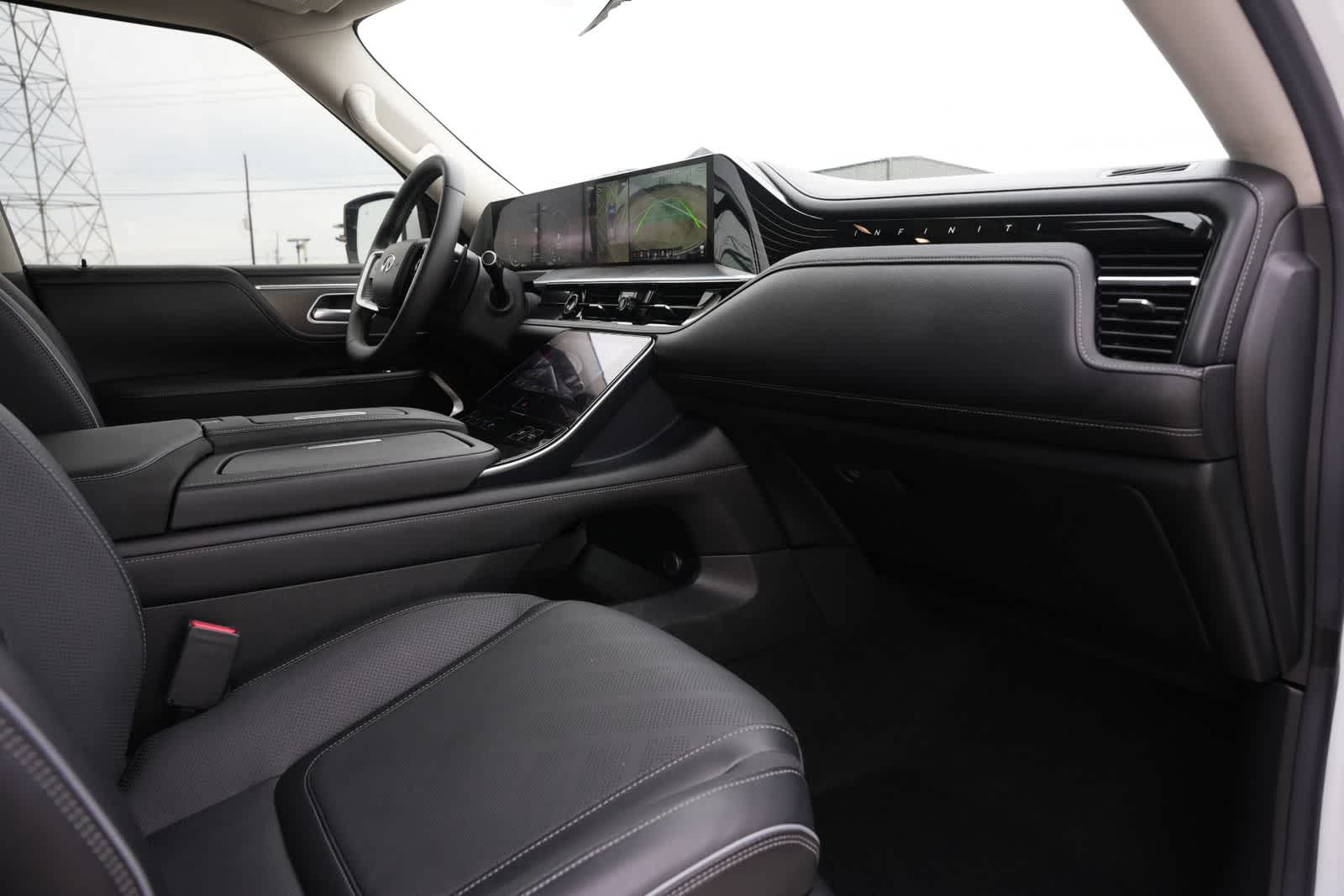 2025 INFINITI QX80 LUXE