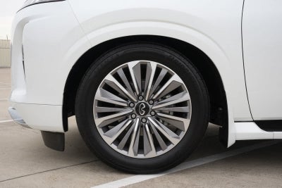 2025 INFINITI QX80 LUXE