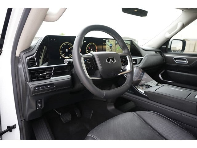 2025 INFINITI QX80 LUXE