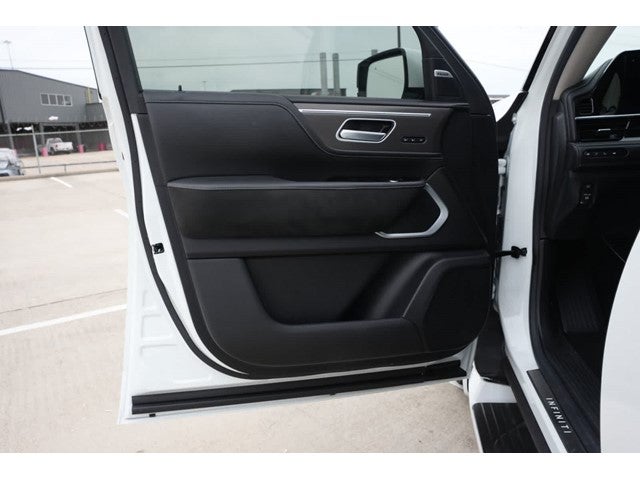 2025 INFINITI QX80 LUXE