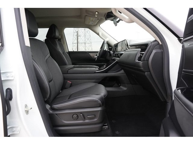 2025 INFINITI QX80 LUXE