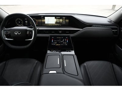 2025 INFINITI QX80 LUXE