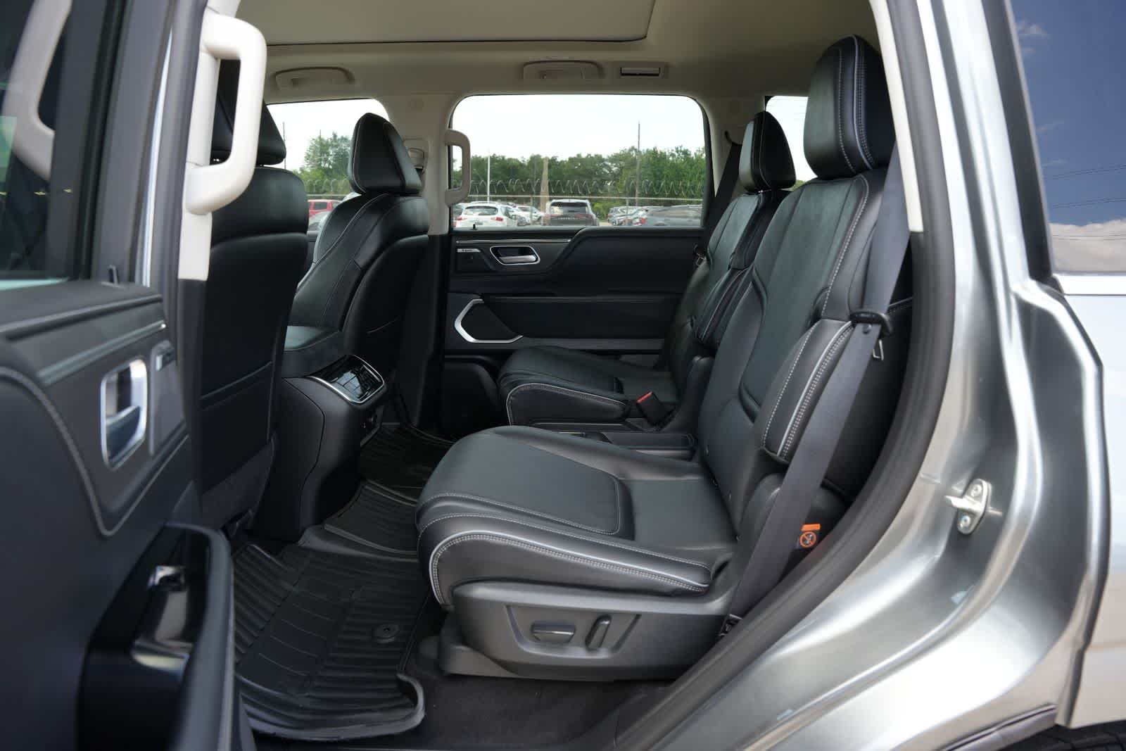 2027 INFINITI QX80 LUXE