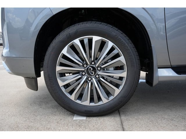 2027 INFINITI QX80 LUXE