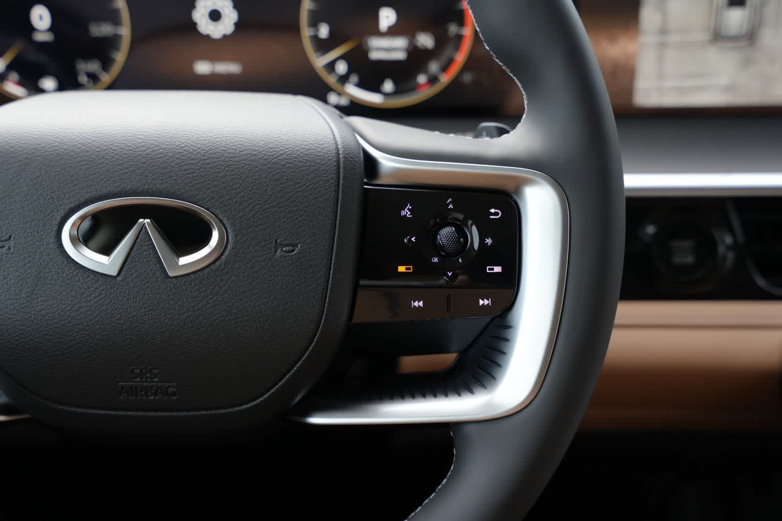 2027 INFINITI QX80 LUXE