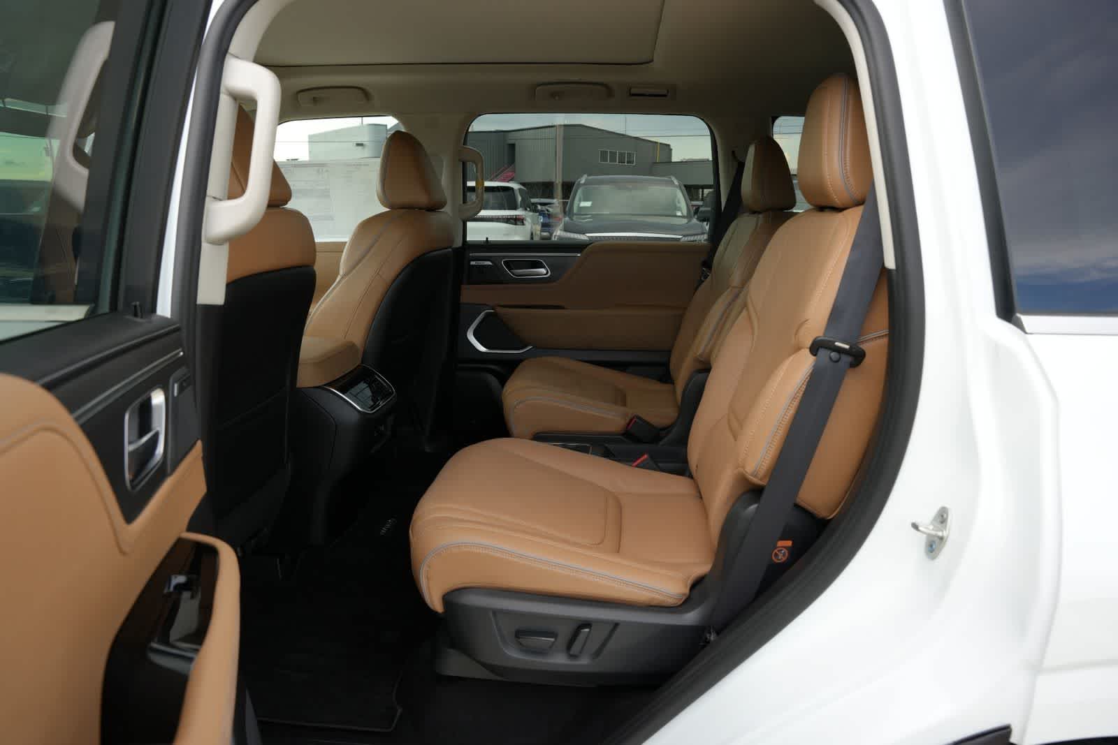 2027 INFINITI QX80 LUXE