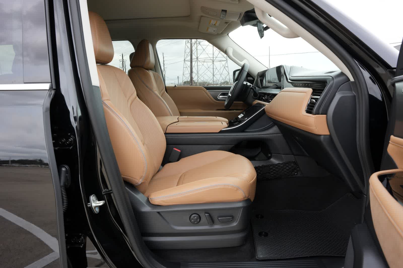 2026 INFINITI QX80 LUXE