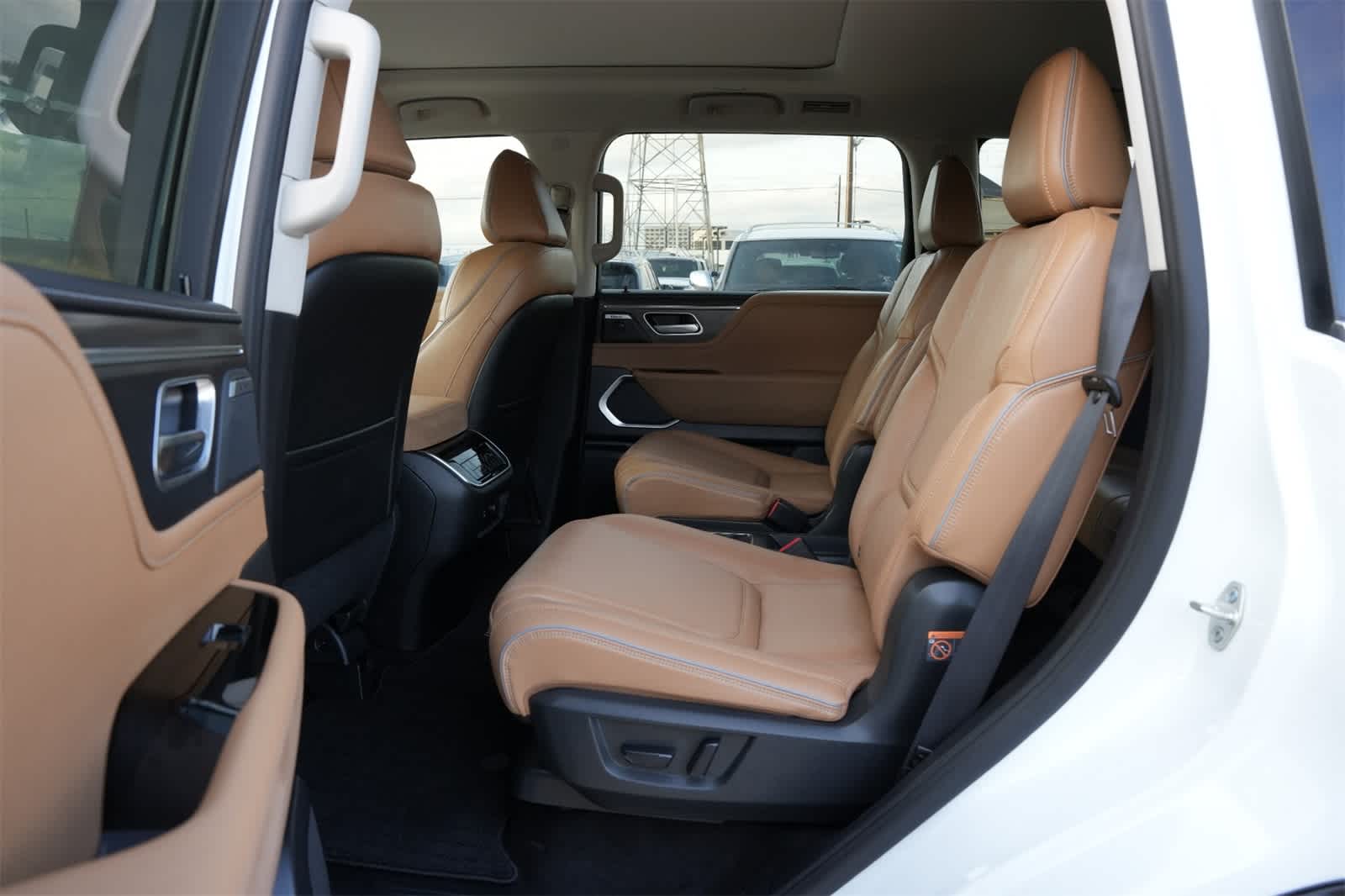 2026 INFINITI QX80 LUXE