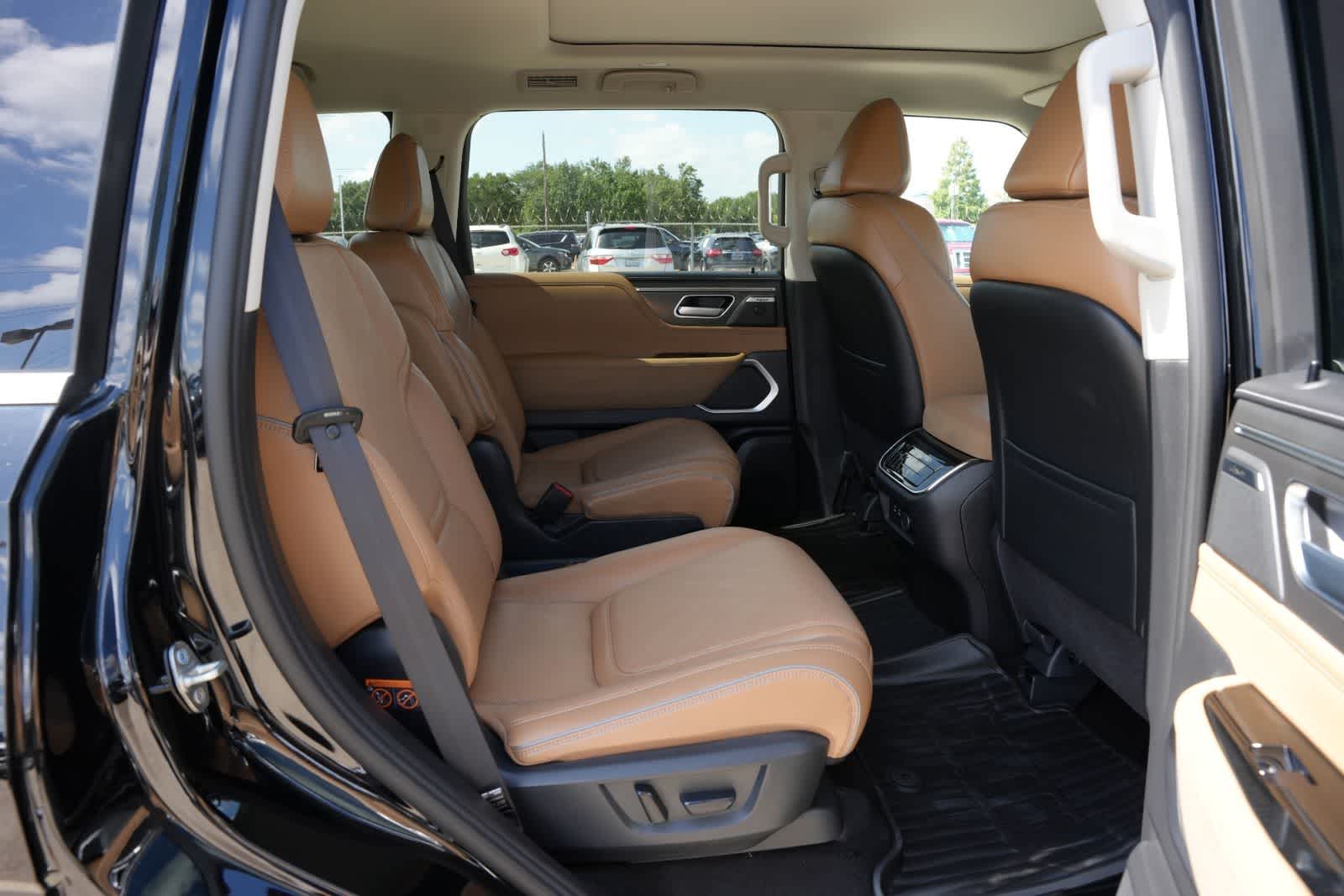 2027 INFINITI QX80 LUXE