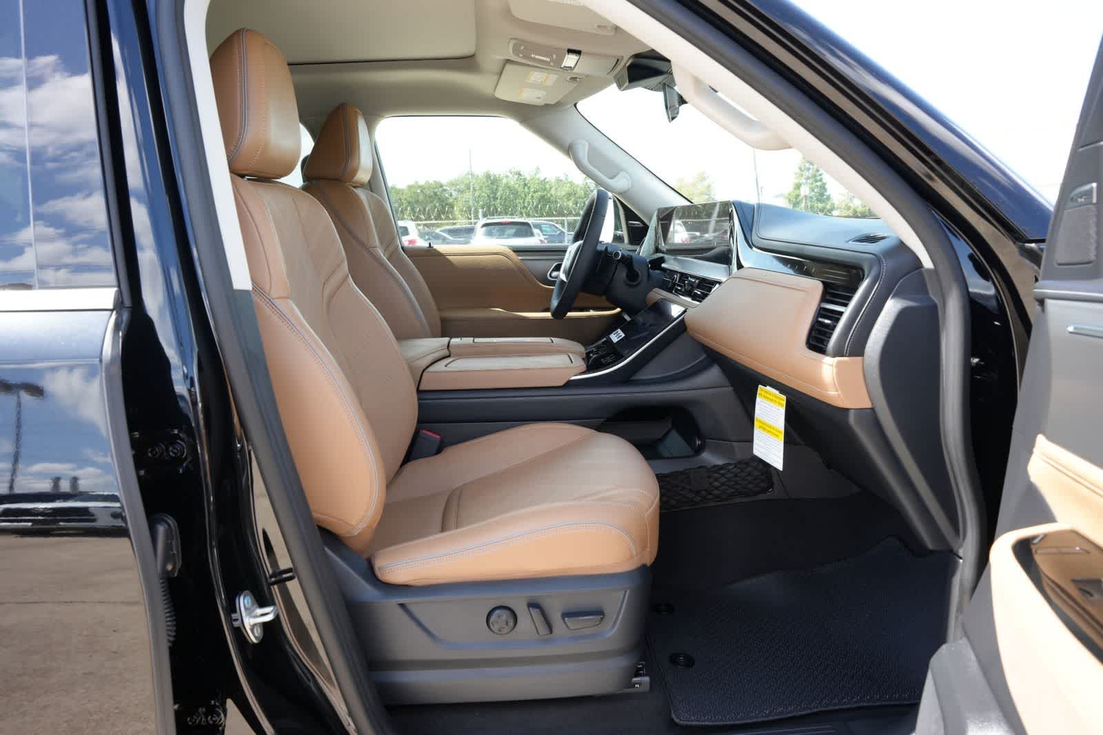 2027 INFINITI QX80 LUXE