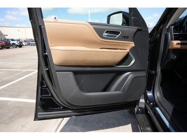 2027 INFINITI QX80 LUXE