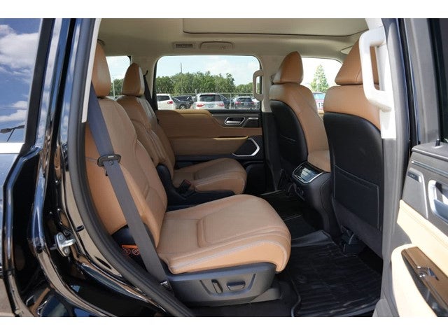 2027 INFINITI QX80 LUXE