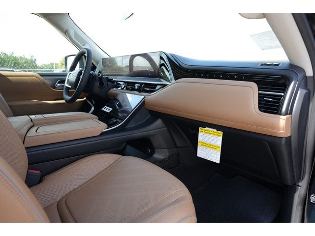 2027 INFINITI QX80 LUXE
