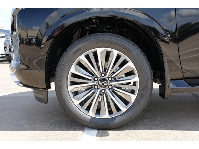 2027 INFINITI QX80 LUXE