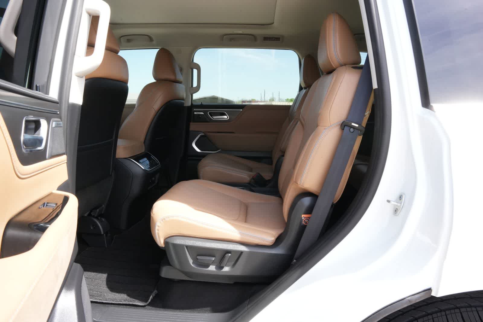 2026 INFINITI QX80 LUXE