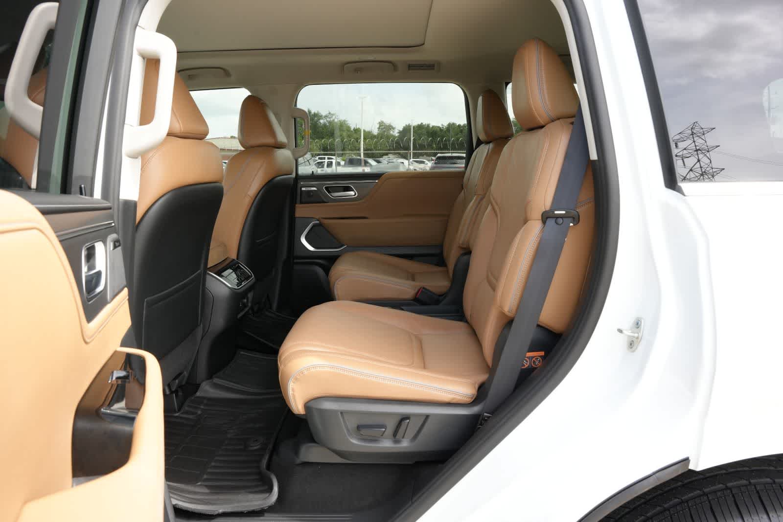 2027 INFINITI QX80 LUXE