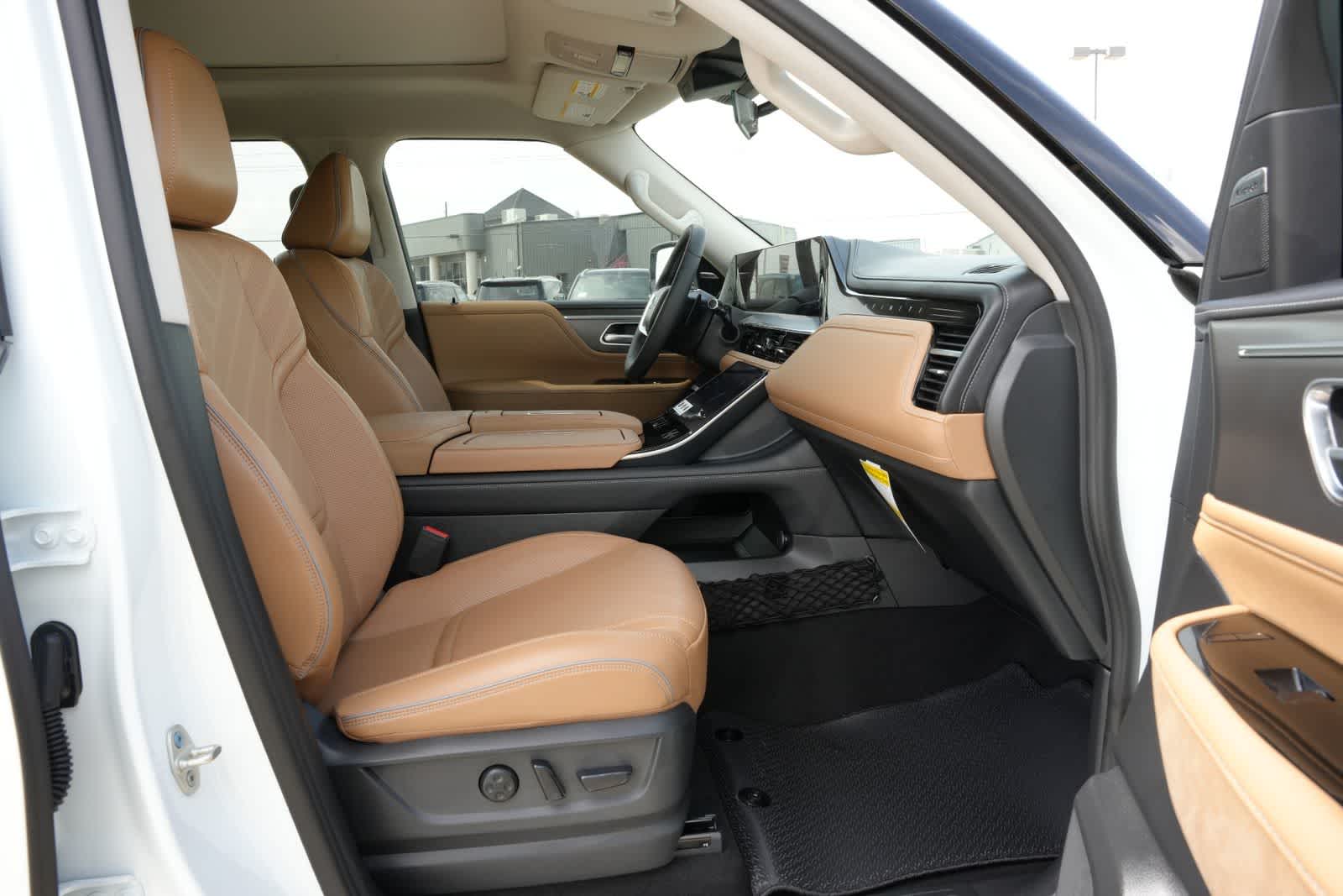 2027 INFINITI QX80 LUXE