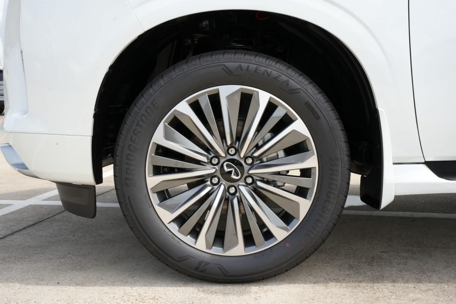 2027 INFINITI QX80 LUXE