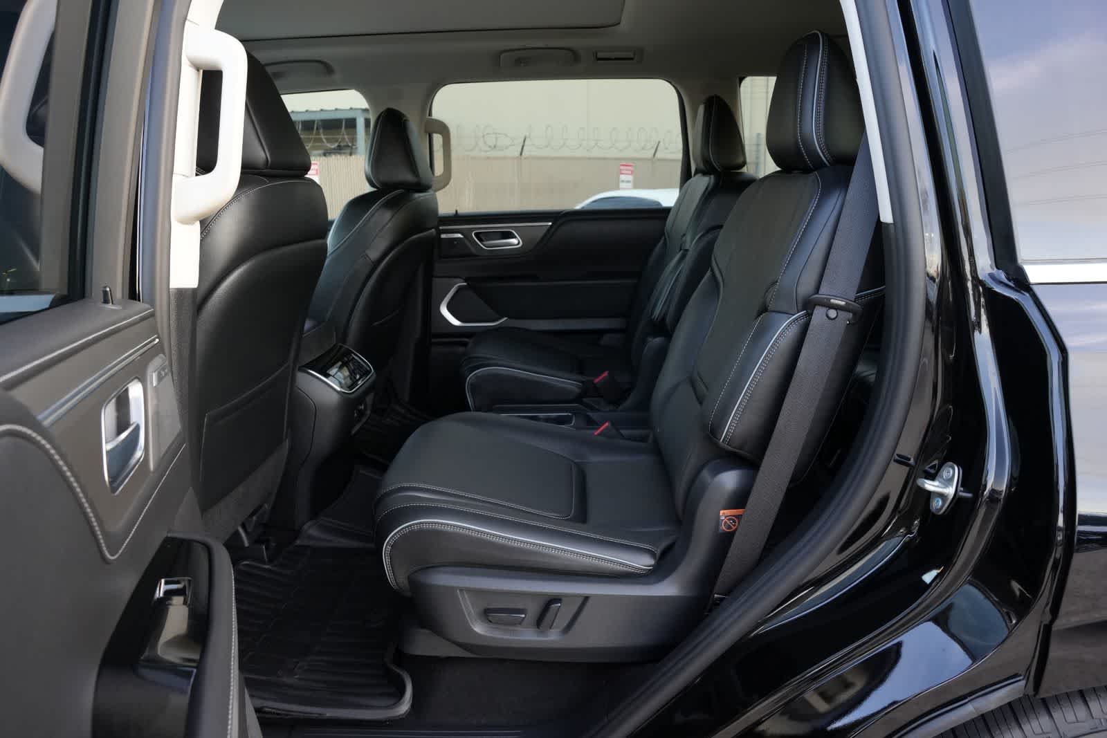 2027 INFINITI QX80 LUXE
