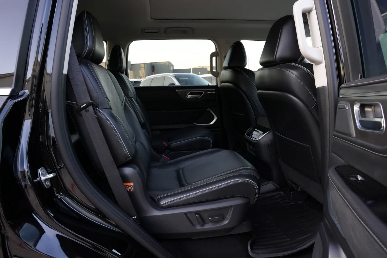 2027 INFINITI QX80 LUXE
