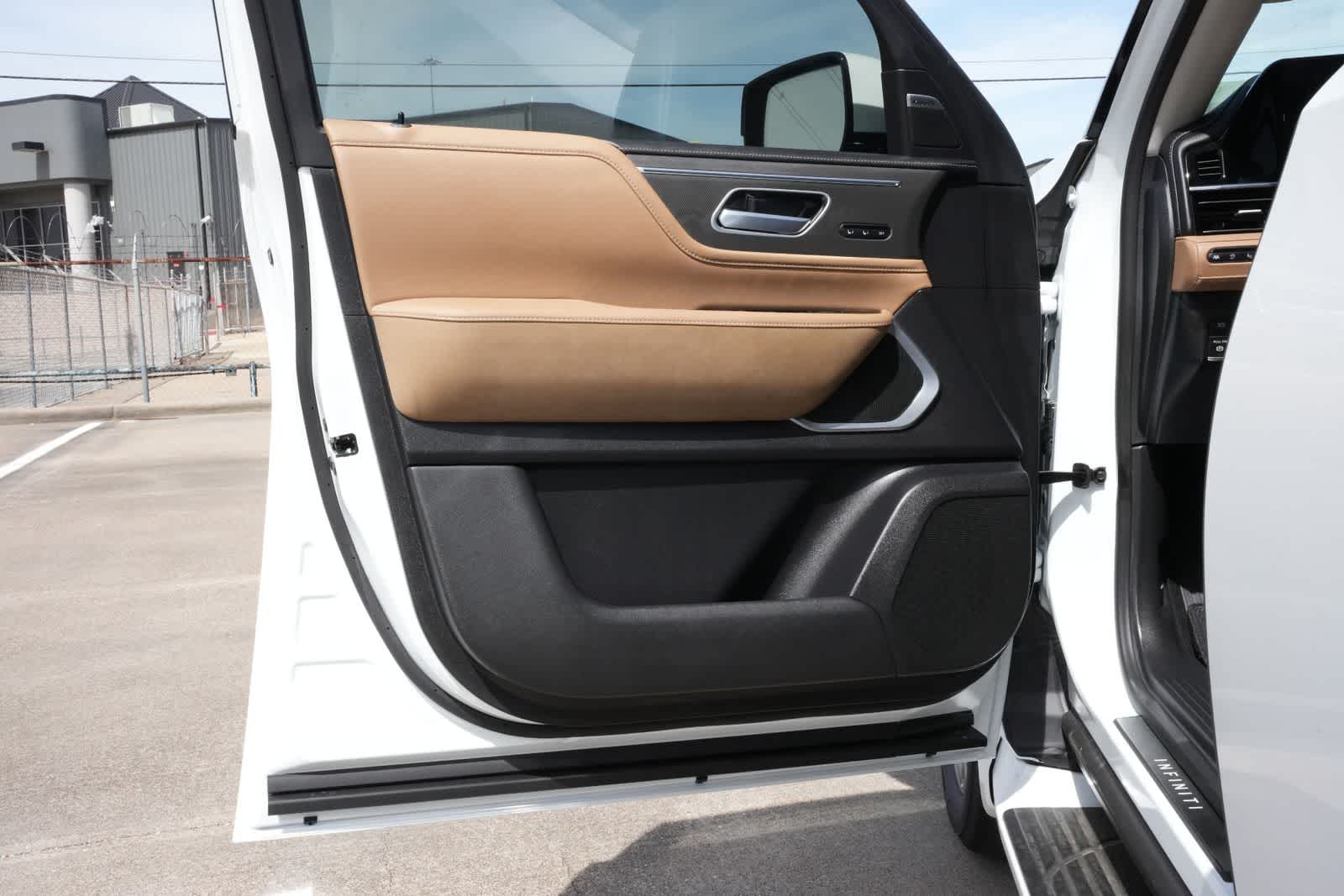 2026 INFINITI QX80 LUXE