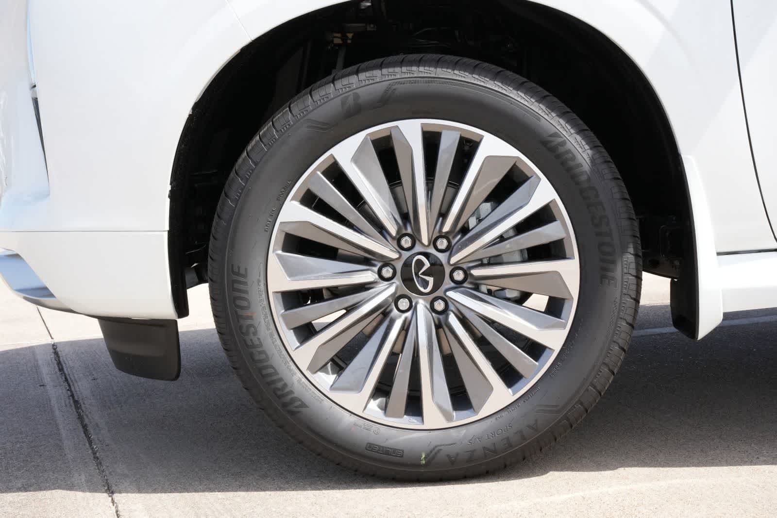 2026 INFINITI QX80 LUXE