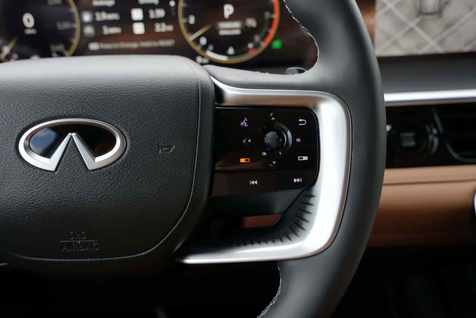 2027 INFINITI QX80 LUXE