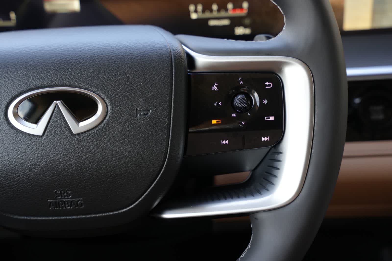 2027 INFINITI QX80 LUXE