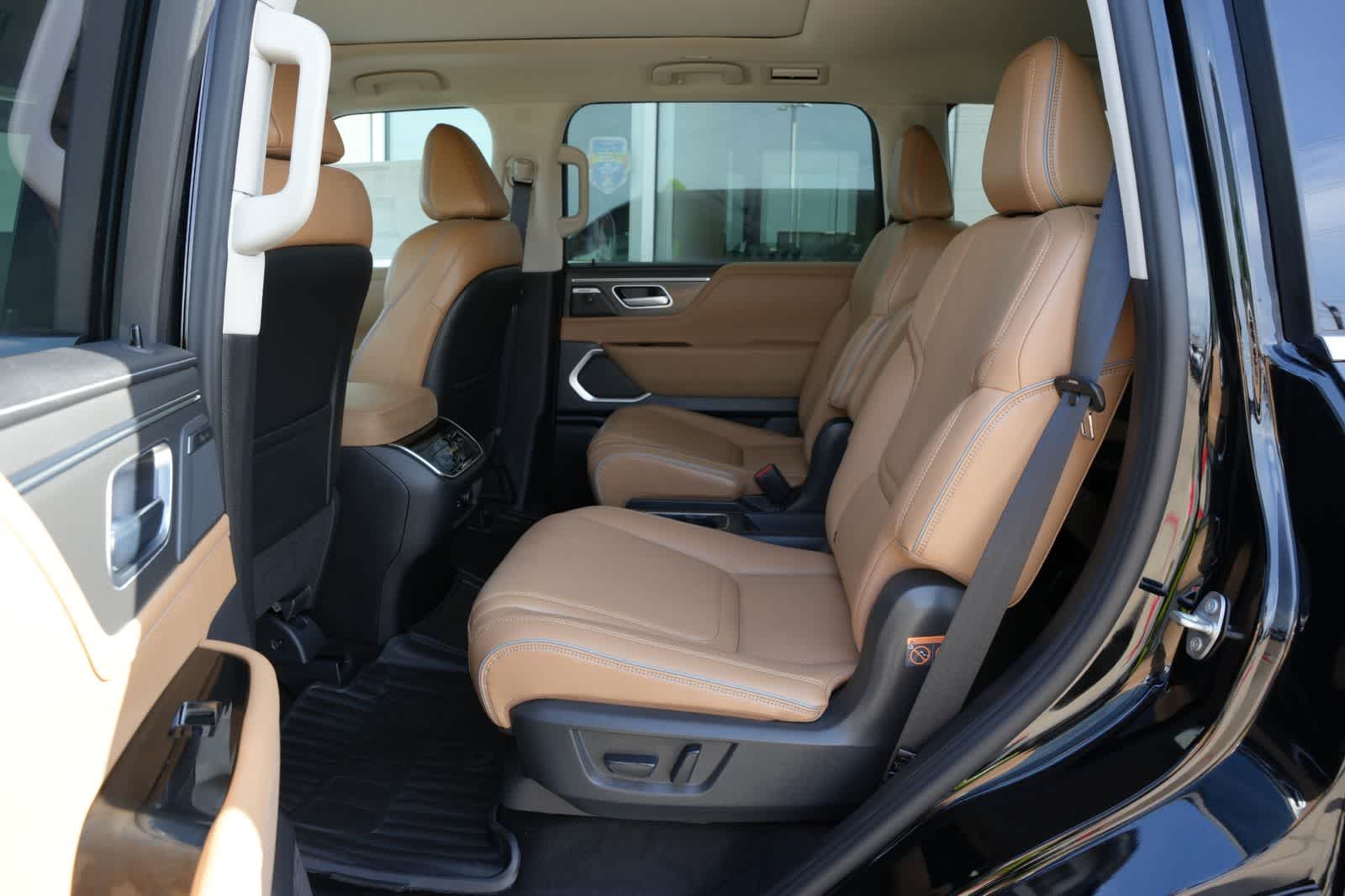 2027 INFINITI QX80 LUXE