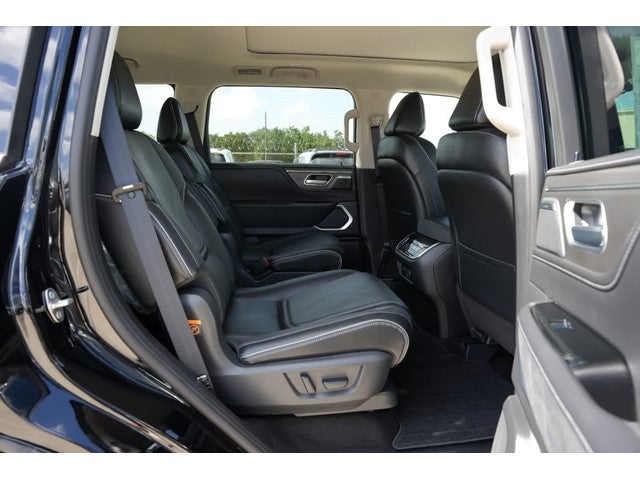 2027 INFINITI QX80 LUXE