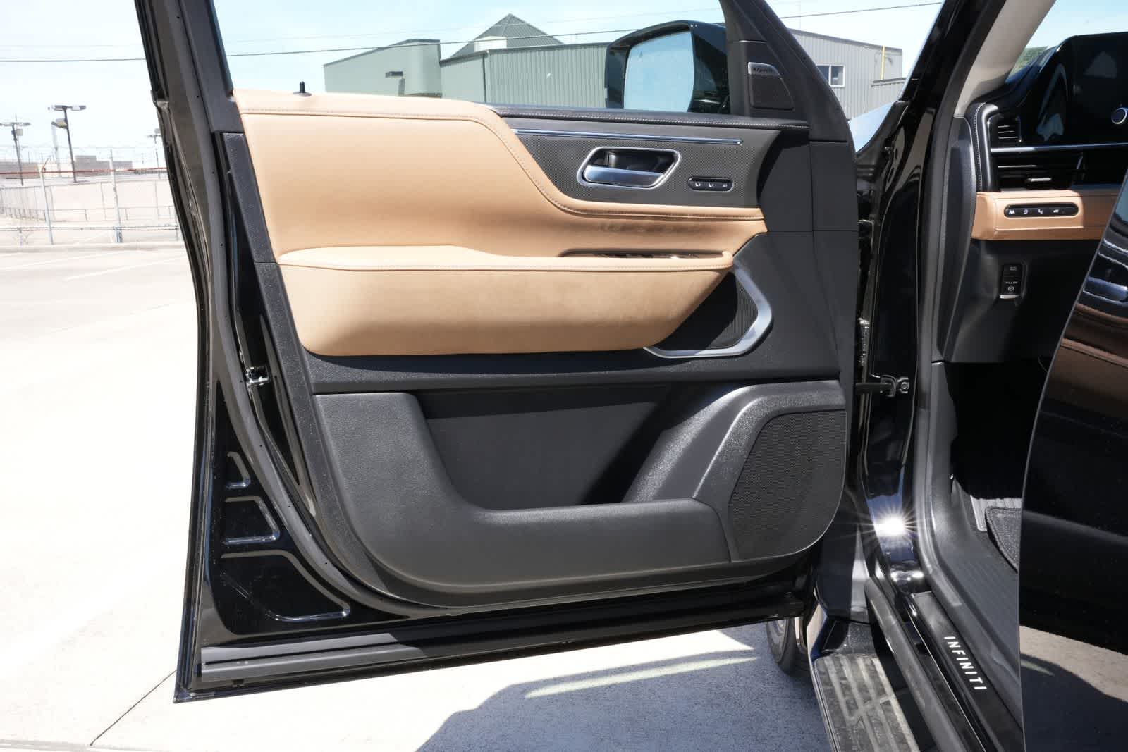 2026 INFINITI QX80 LUXE