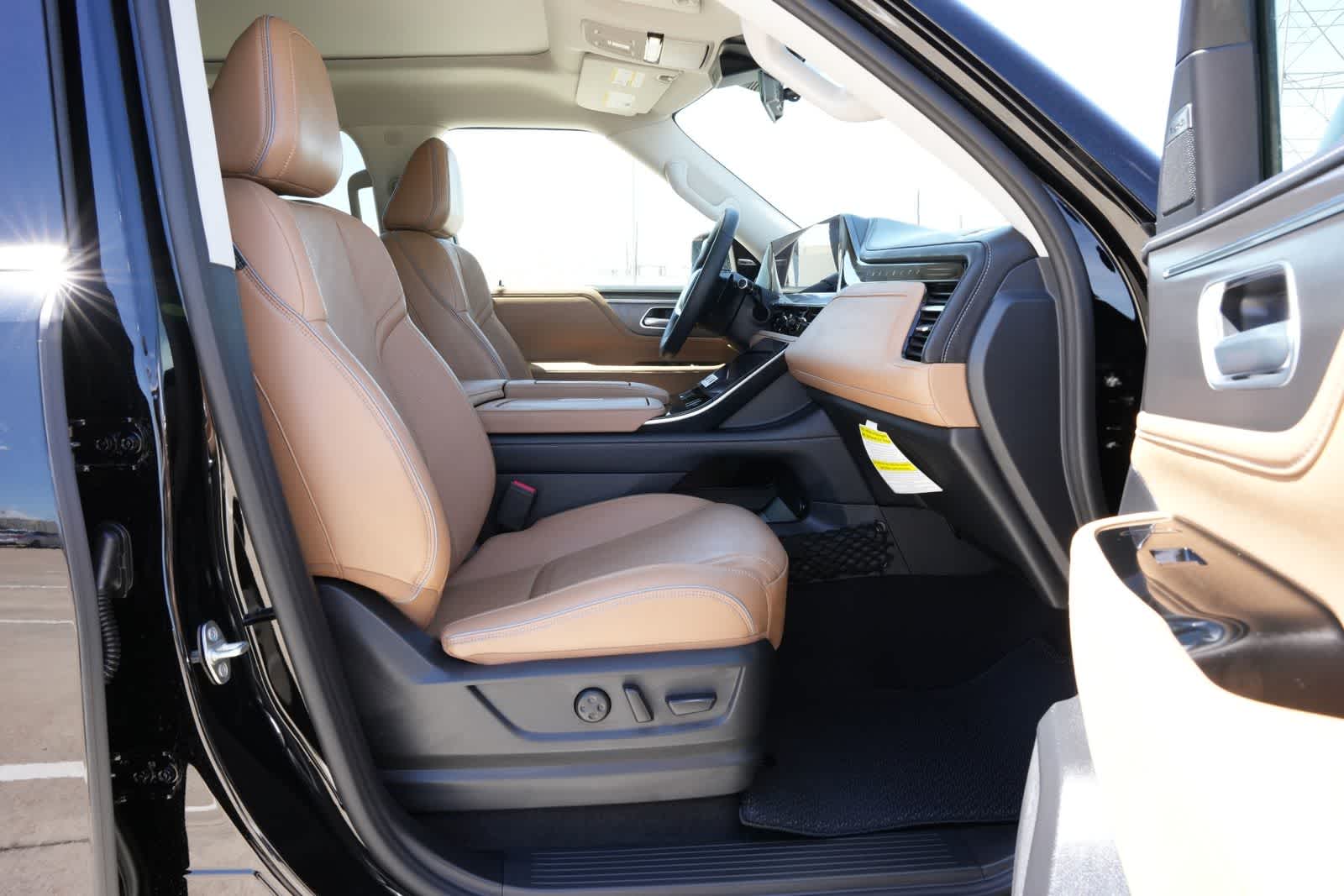 2026 INFINITI QX80 LUXE