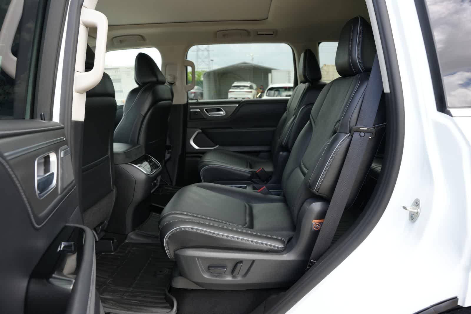 2027 INFINITI QX80 LUXE