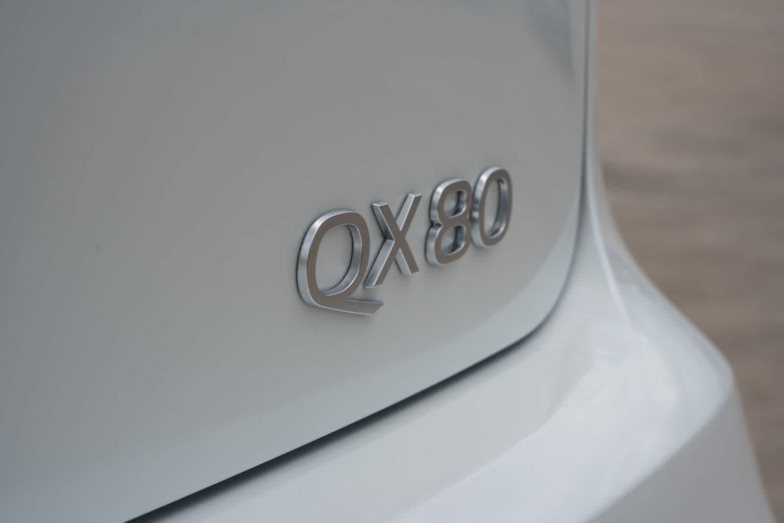 2027 INFINITI QX80 LUXE