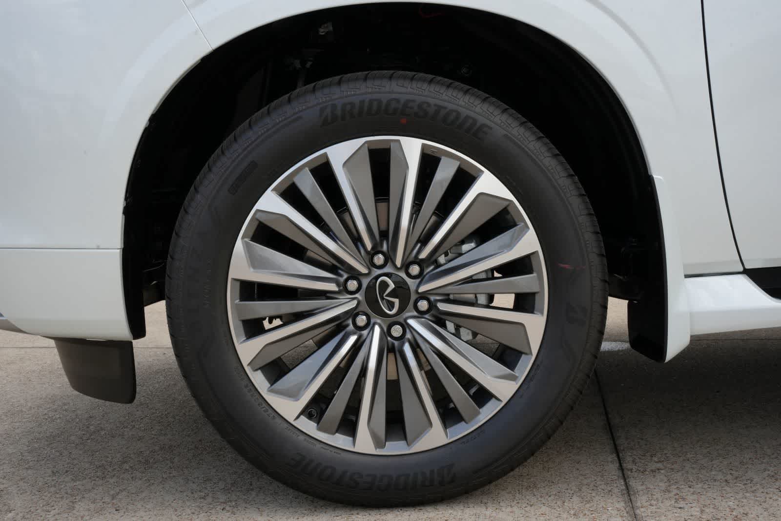 2027 INFINITI QX80 LUXE
