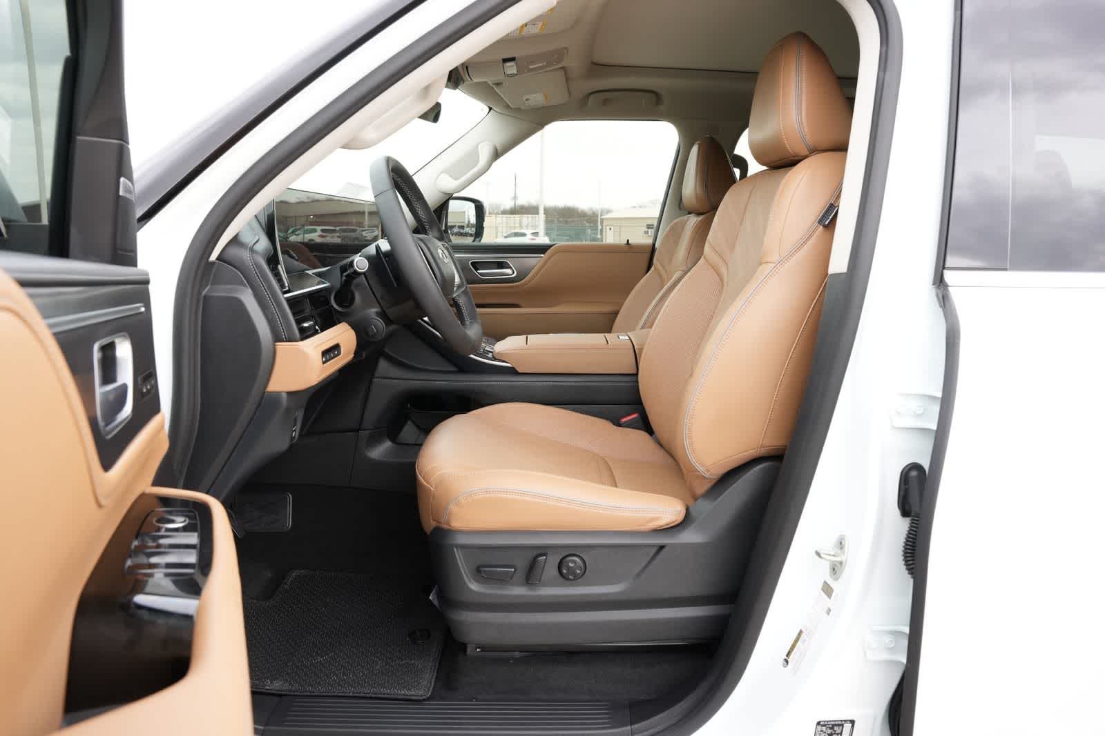 2026 INFINITI QX80 LUXE