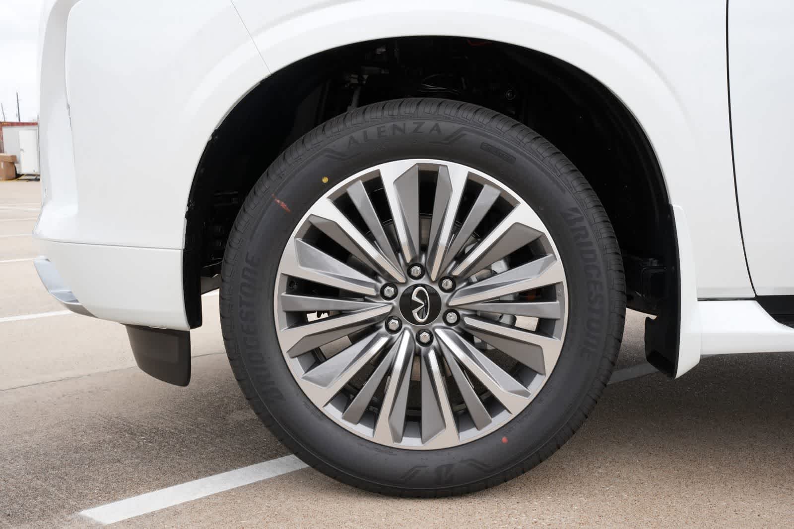 2026 INFINITI QX80 LUXE