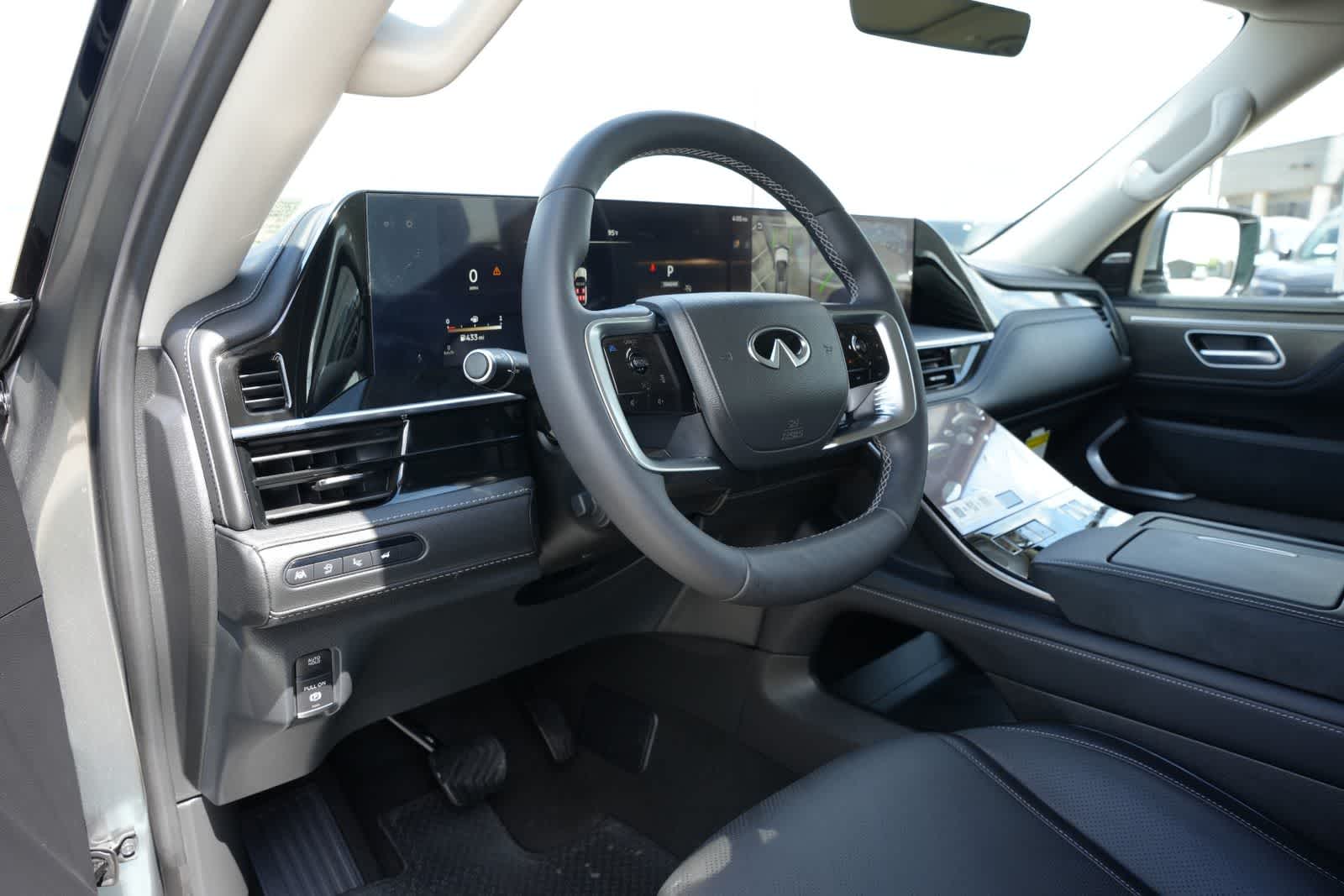 2027 INFINITI QX80 LUXE