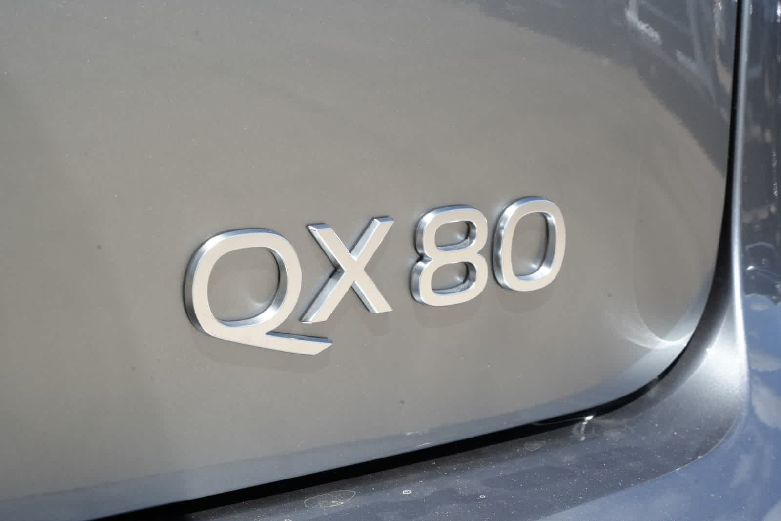 2027 INFINITI QX80 LUXE