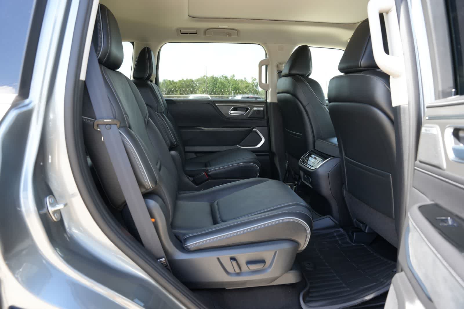 2027 INFINITI QX80 LUXE