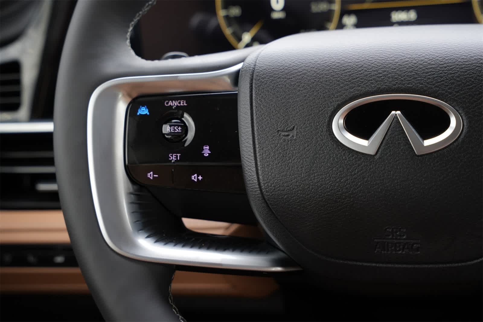 2026 INFINITI QX80 LUXE