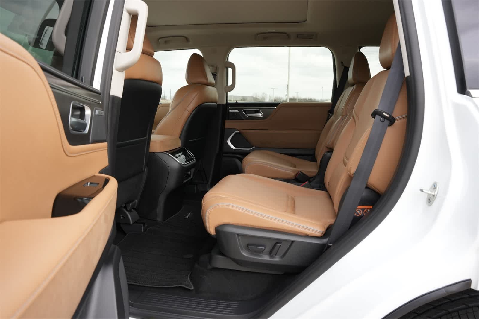 2026 INFINITI QX80 LUXE